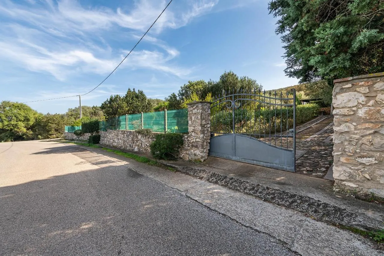 Villa Maladroxia location