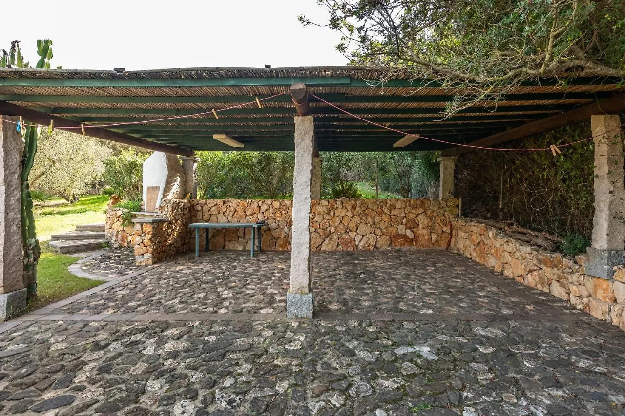 Villa Maladroxia 0*,